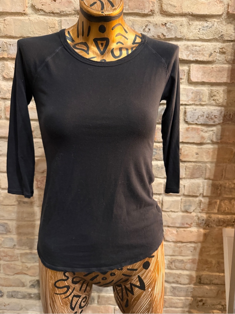 Women's James purse Yosemite Black Scoop Neck 3/4 Sleeve Top